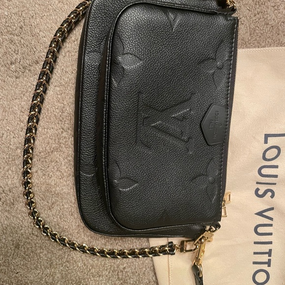 Louis Vuitton Multi Pochette Accessories - Picture 7 of 11